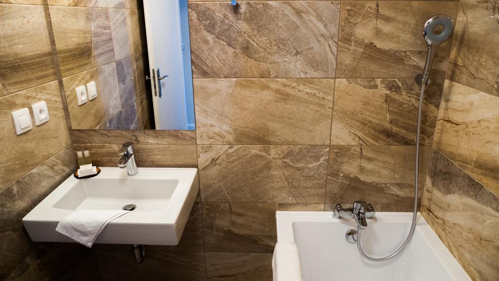 A7 Apartments Komárno Eksteriør billede